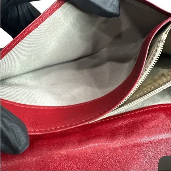 CHANEL Interlocking CC
Logo Patent
Leather Continental Red
Wallet EUC - Picture 7 of 16